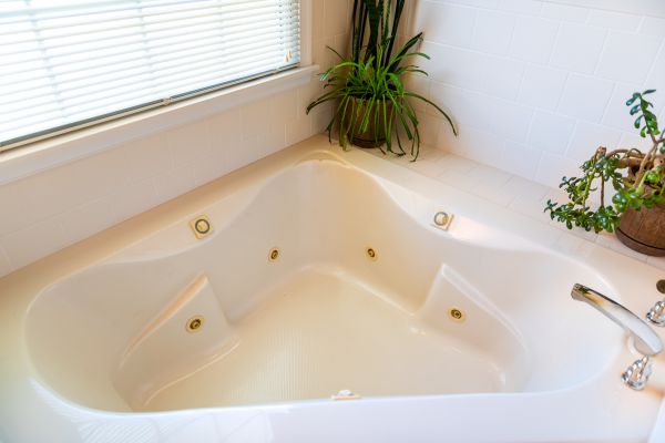 Cost of Soaking Tub Installation in Noblesville
