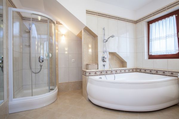 Cost of Oversized Bathtub Installation in Noblesville